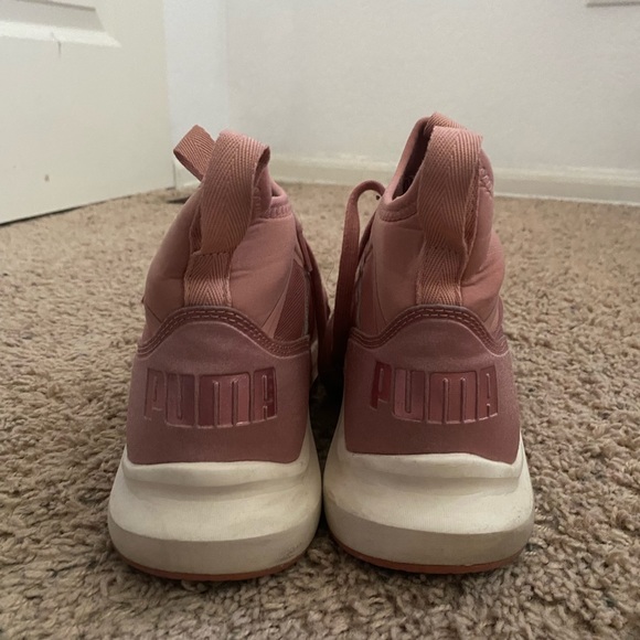 Kylee Jenner Limited Edition Puma Sneakers - Picture 2 of 4